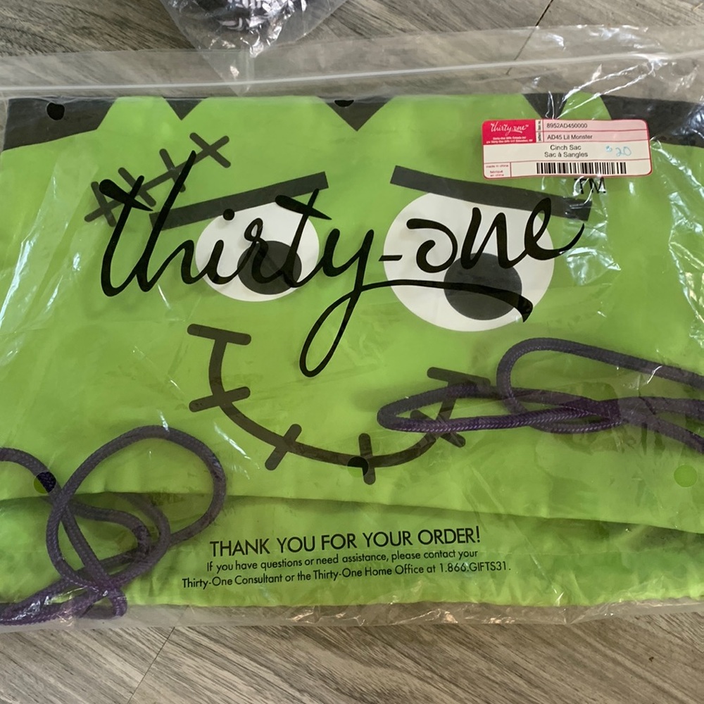Thirty-One Lil Monster’ Cinch Sac - Picture 2 of 3